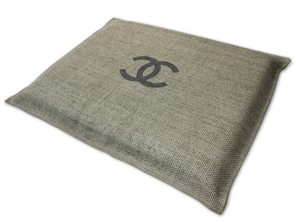 chanel_kissen.jpg